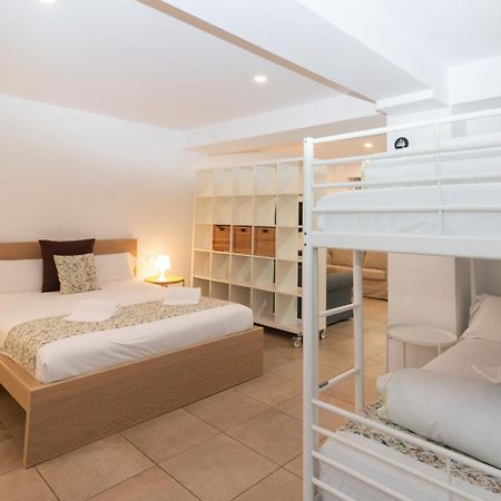 Bet Apartments - Abastos Valencia Bagian luar foto