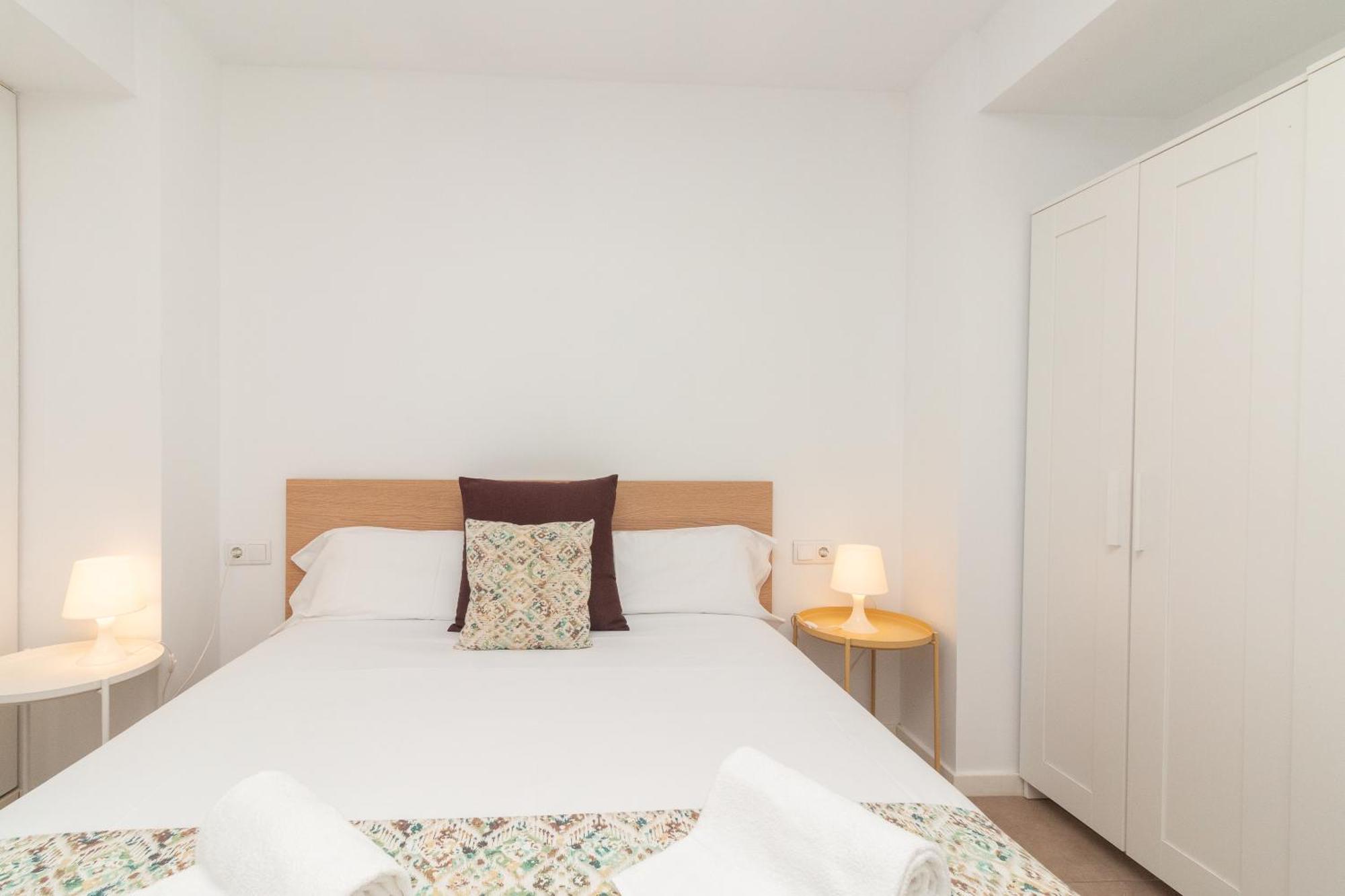 Bet Apartments - Abastos Valencia Bagian luar foto