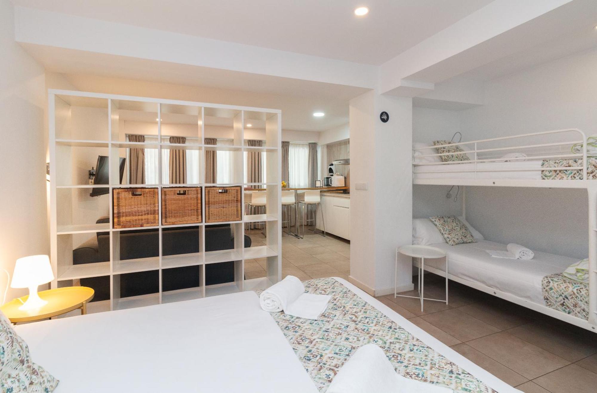 Bet Apartments - Abastos Valencia Bagian luar foto