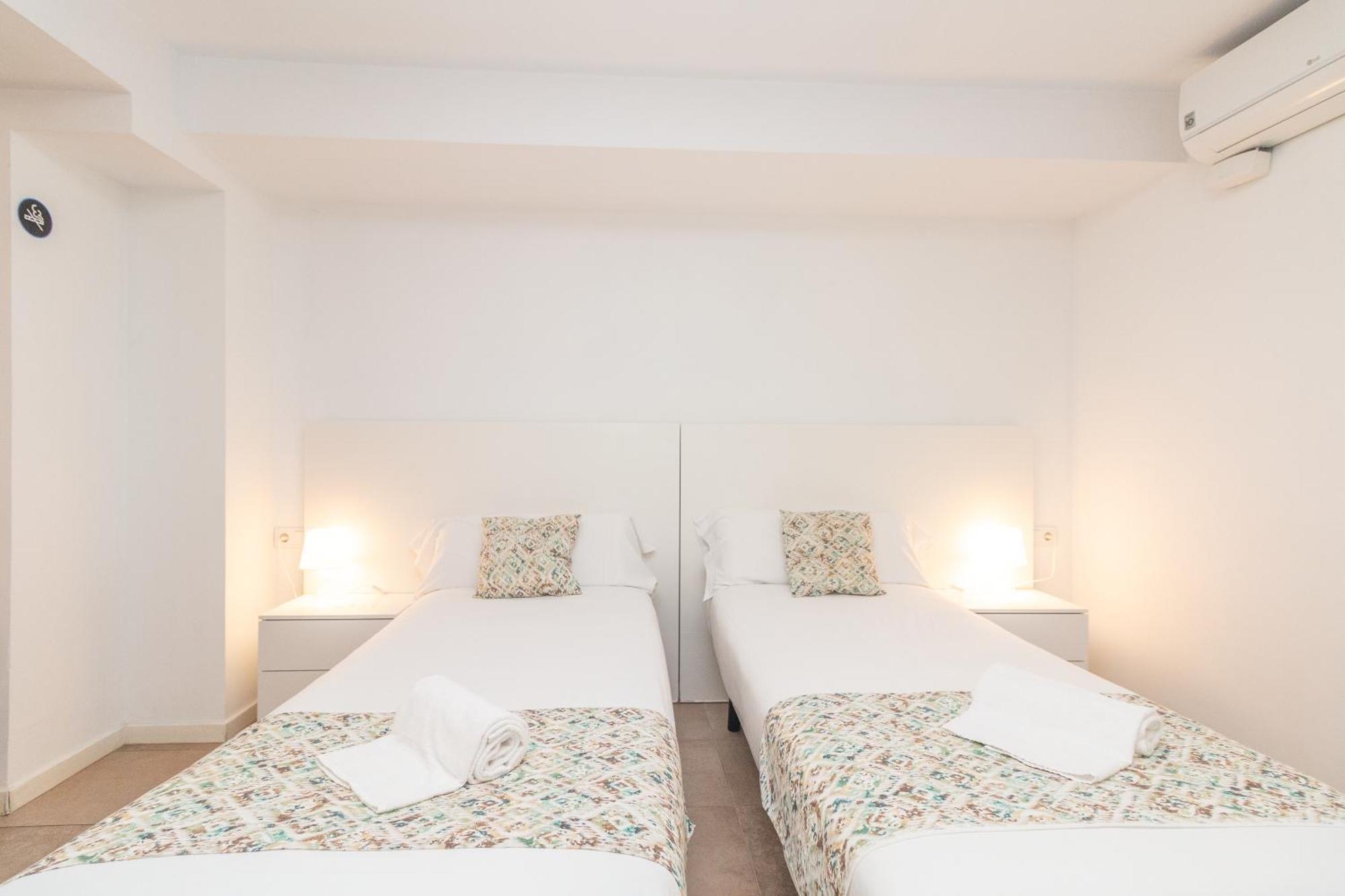 Bet Apartments - Abastos Valencia Bagian luar foto